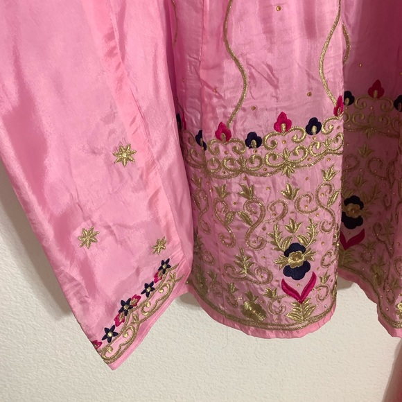 Pure  four side embroidery dupta salwar length 39 kammez sleeve length 16 - Picture 3 of 5